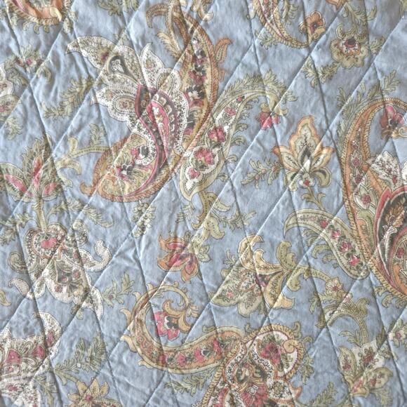 Williams Sonoma Quilted Reversible Round Tablecloth Paisley Stripe French 70" - Picture 7 of 11